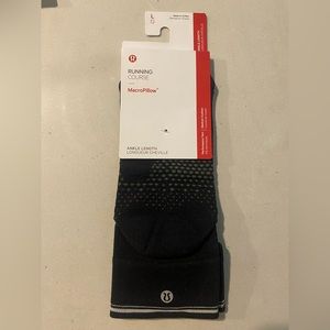 BN New Lululemon black ankle length socks “running Course” macropillow